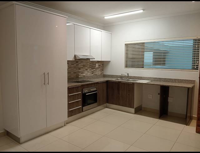 2 BEDROOM APARTMENT FOR SALE IN UMHLANGA RIDGE